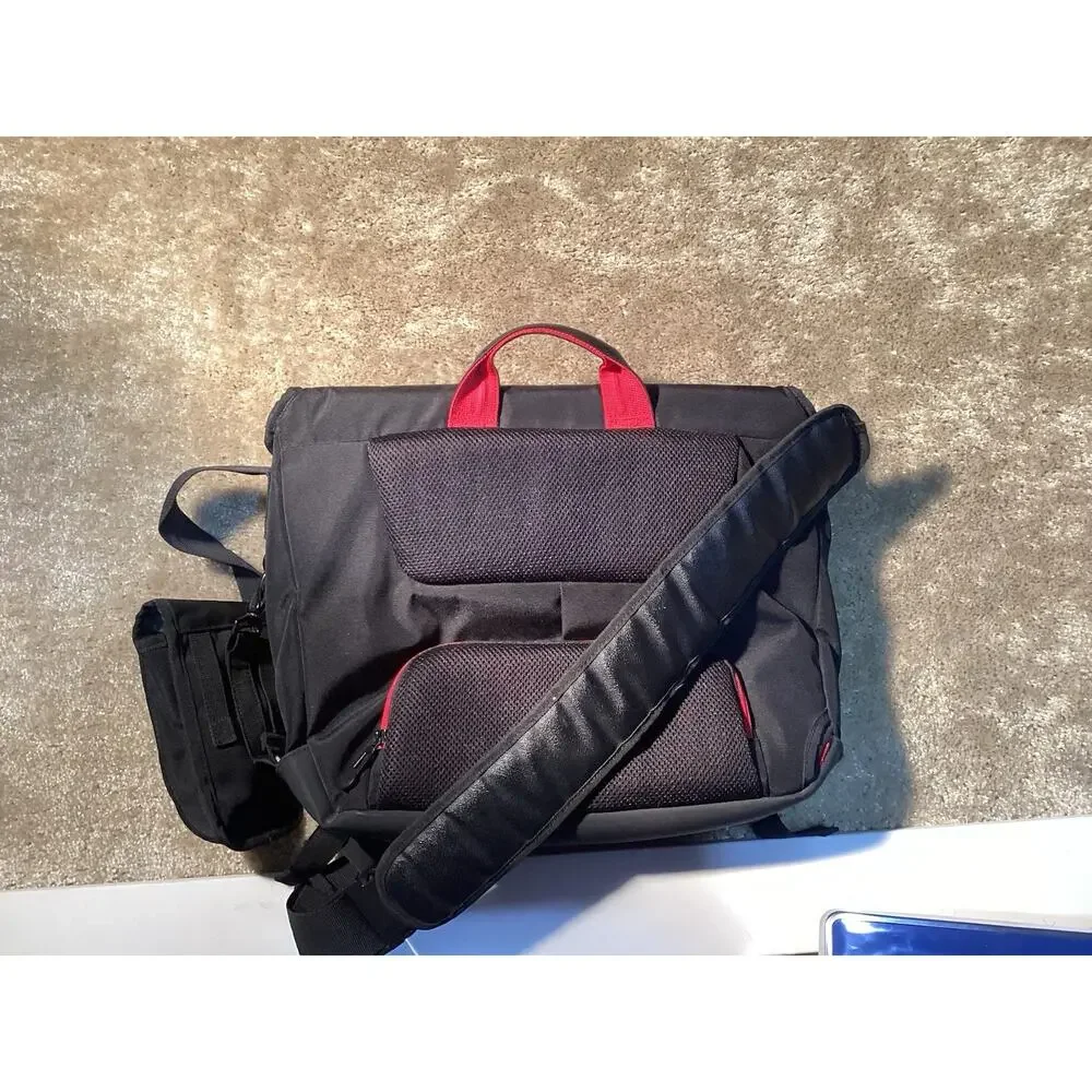 ASUS Republic of Gamers (ROG) Ranger Gaming Messenger Bag
